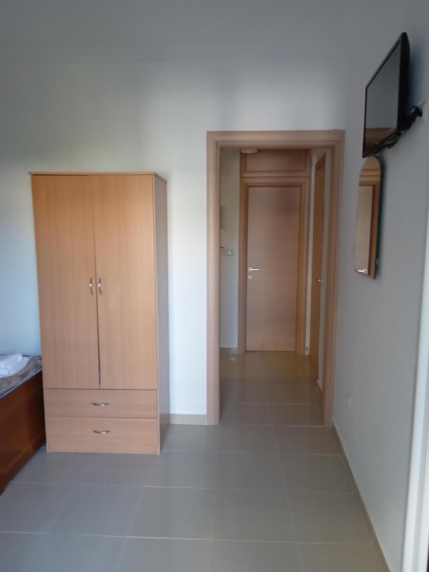Leonidas Apartments Néa Péramos Extérieur photo