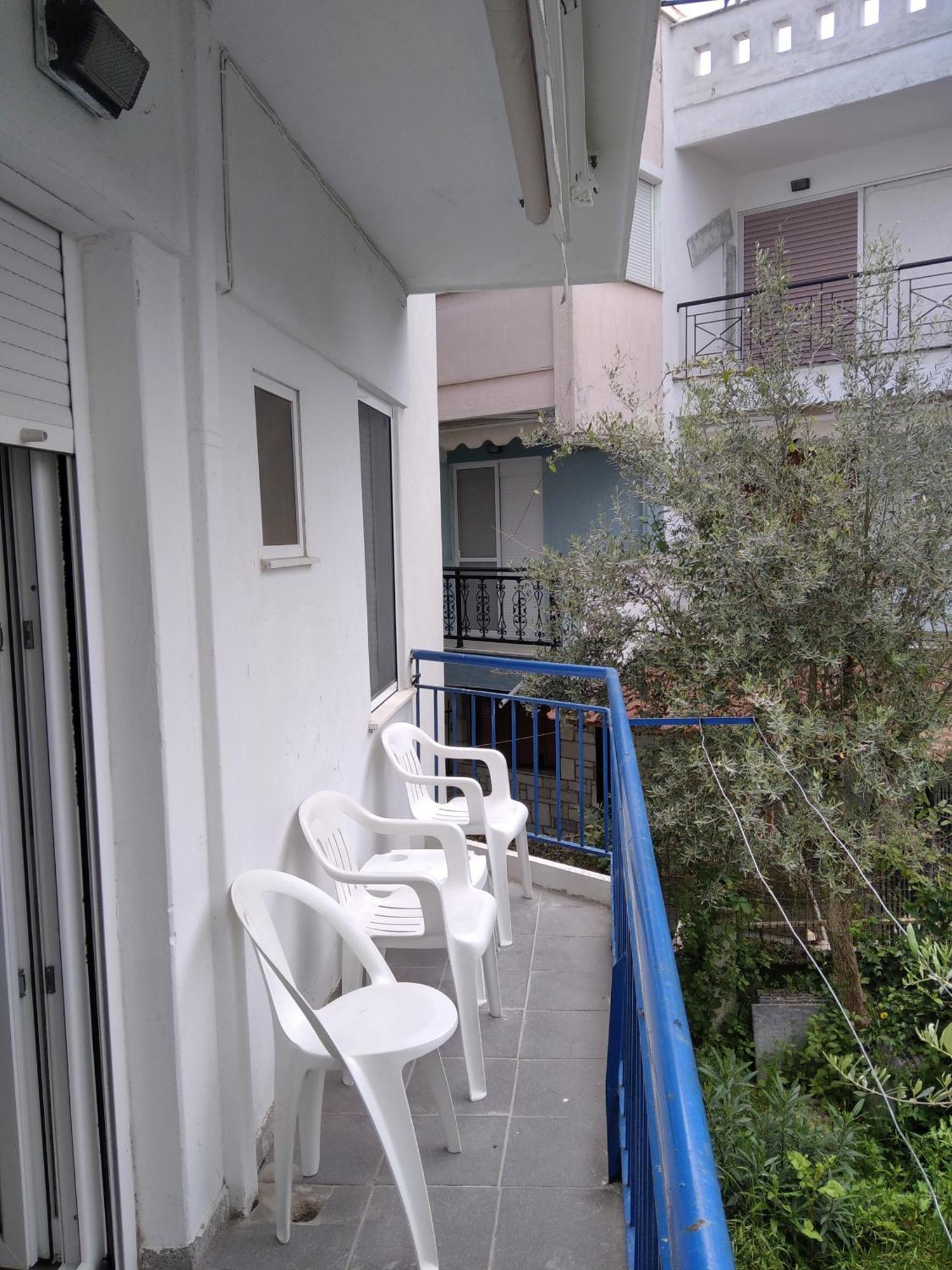 Leonidas Apartments Néa Péramos Extérieur photo