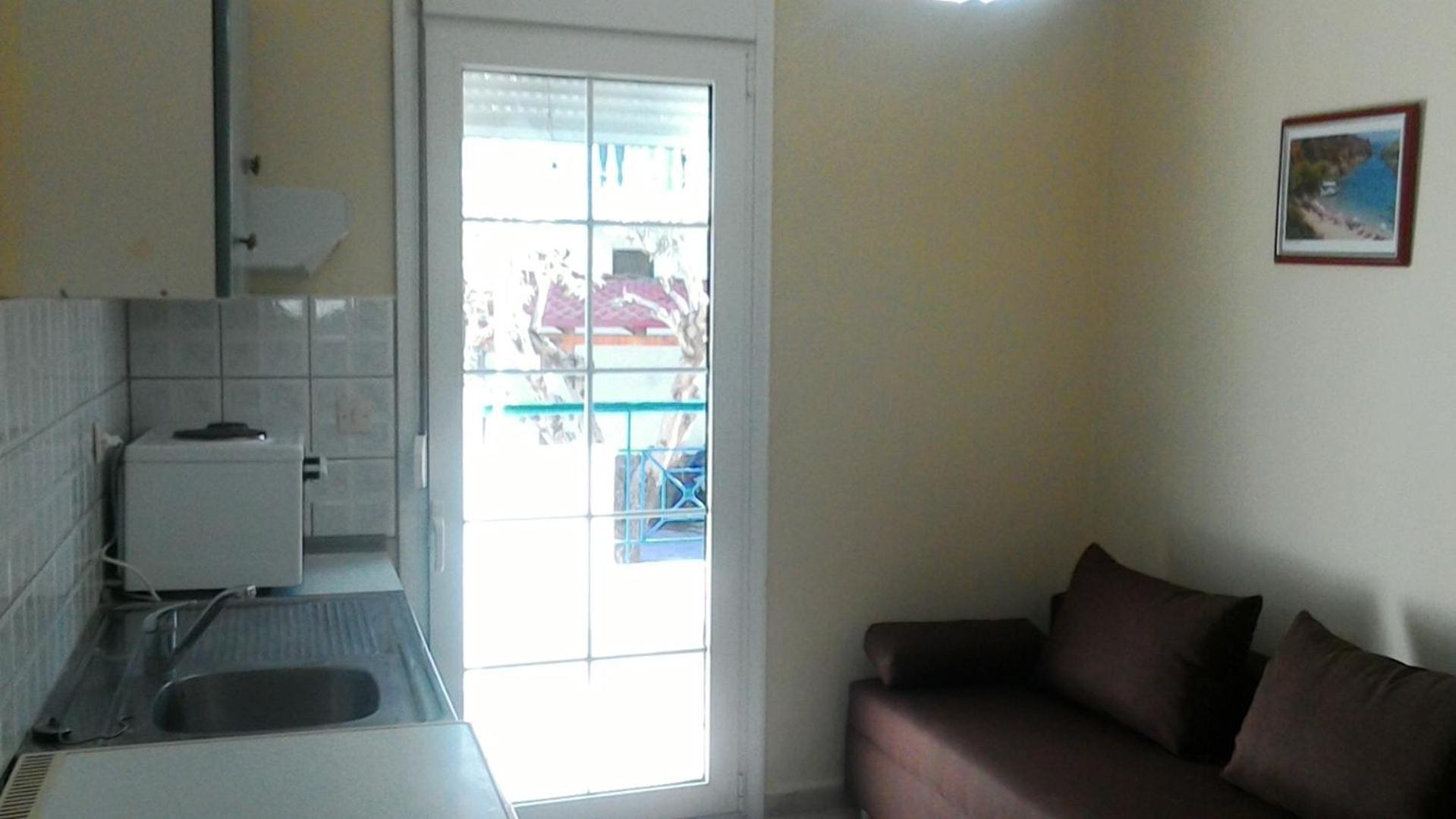 Leonidas Apartments Néa Péramos Extérieur photo