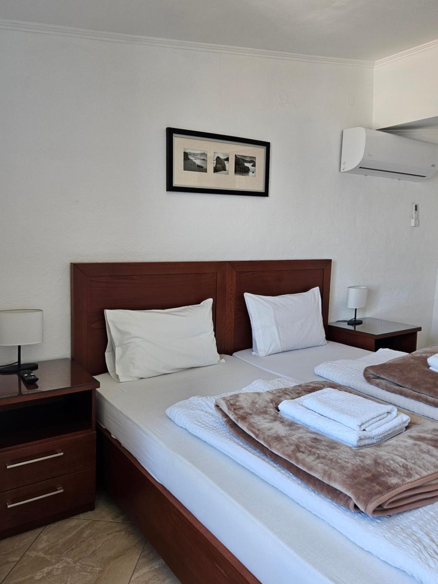 Leonidas Apartments Néa Péramos Extérieur photo