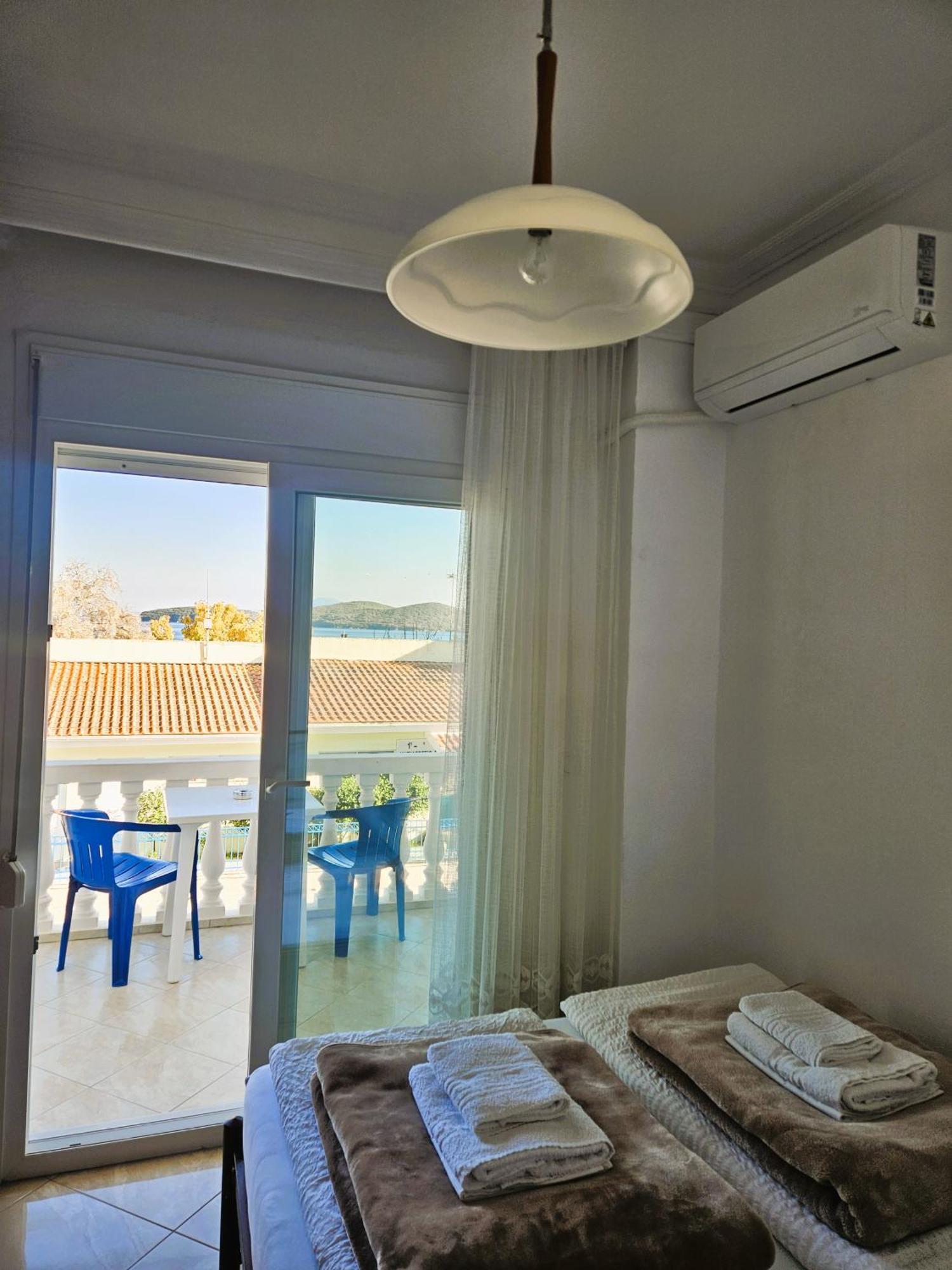 Leonidas Apartments Néa Péramos Extérieur photo